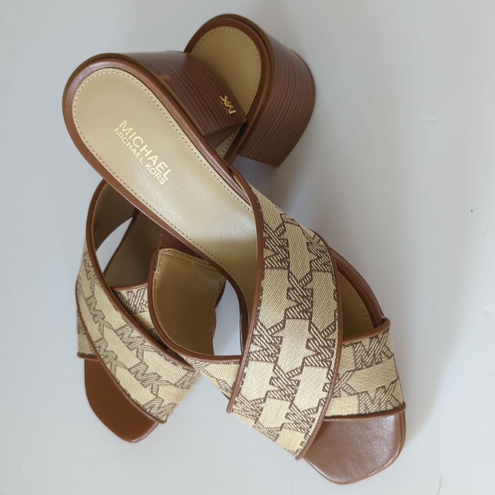 NWT Michael Kors Logo Sandals